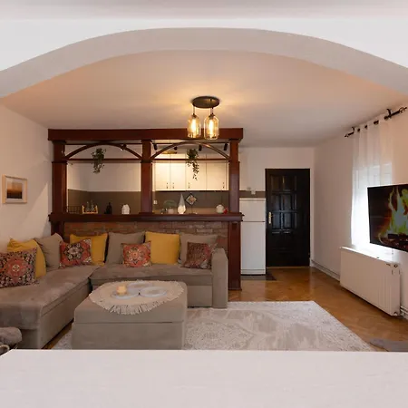 Bonsai Golija بيت للعطل